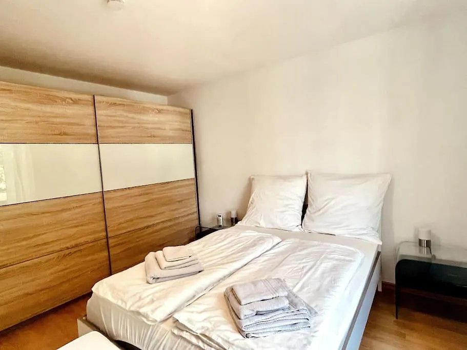 Apartment Gemuetliche Wohnung Mit Balkon In Schoenefeld Germany