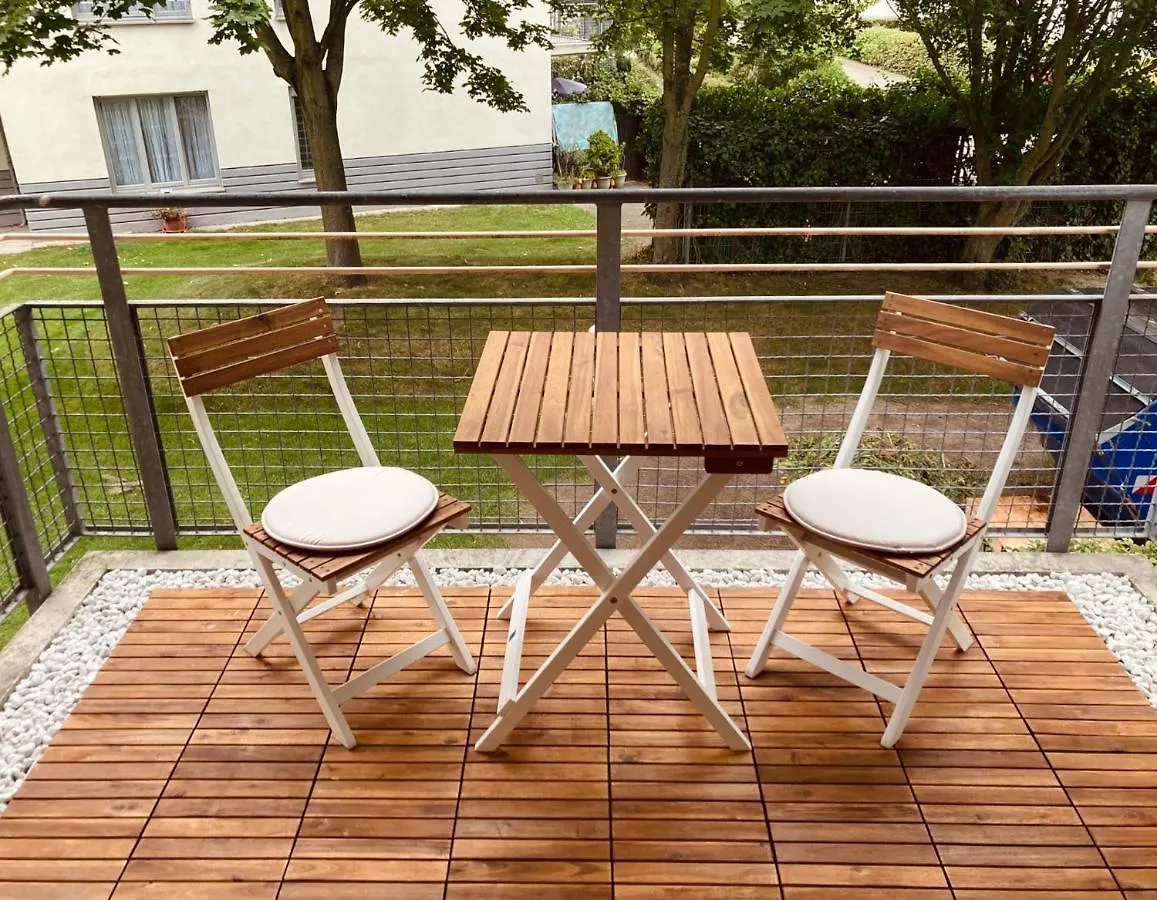 Gemuetliche Wohnung Mit Balkon In Schoenefeld