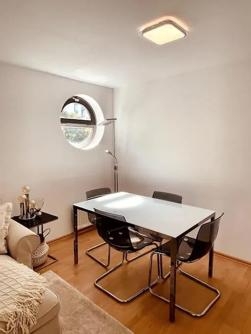Apartment Gemuetliche Wohnung Mit Balkon In Schoenefeld Germany